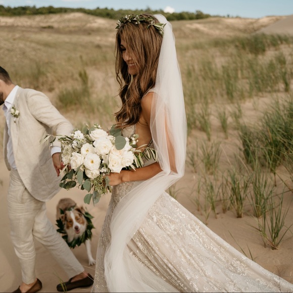 Rebecca Schoneveld stunning Cathedral Veil - Picture 6 of 8